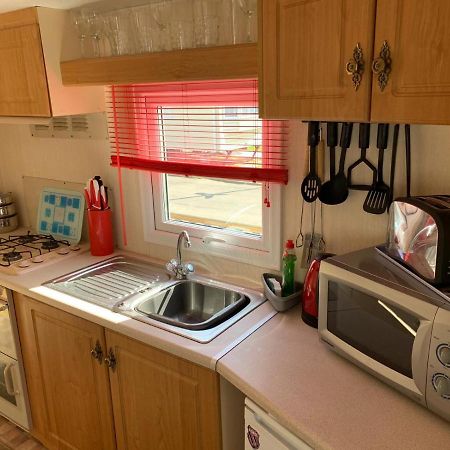 Chapel Caravans S191 Hotel Чапъл Сейнт Лионардс Екстериор снимка