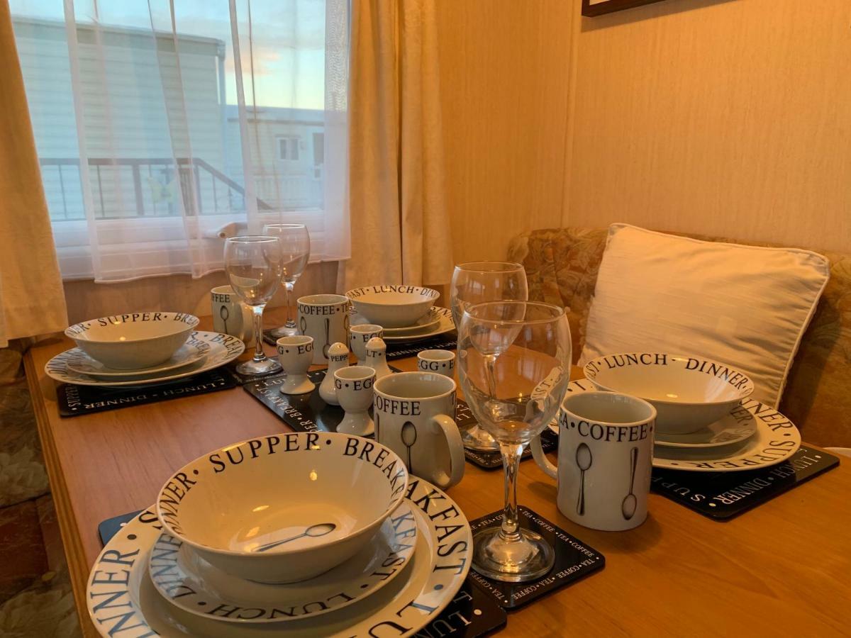 Chapel Caravans S191 Hotel Чапъл Сейнт Лионардс Екстериор снимка