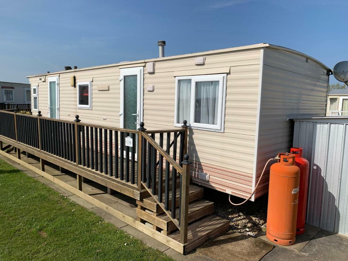 Chapel Caravans S191 Hotel Чапъл Сейнт Лионардс Екстериор снимка