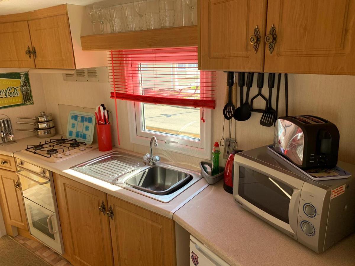 Chapel Caravans S191 Hotel Чапъл Сейнт Лионардс Екстериор снимка